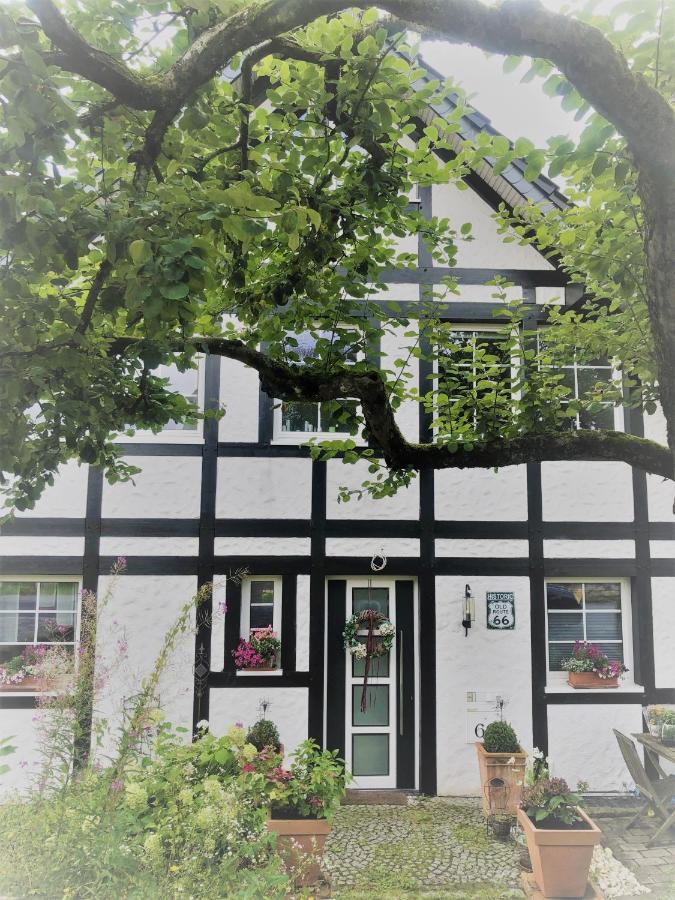 Feriendomizil Burg Apartment Overath Luaran gambar
